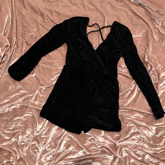 Urban Outfitters Other - Longsleeve velvet romper
